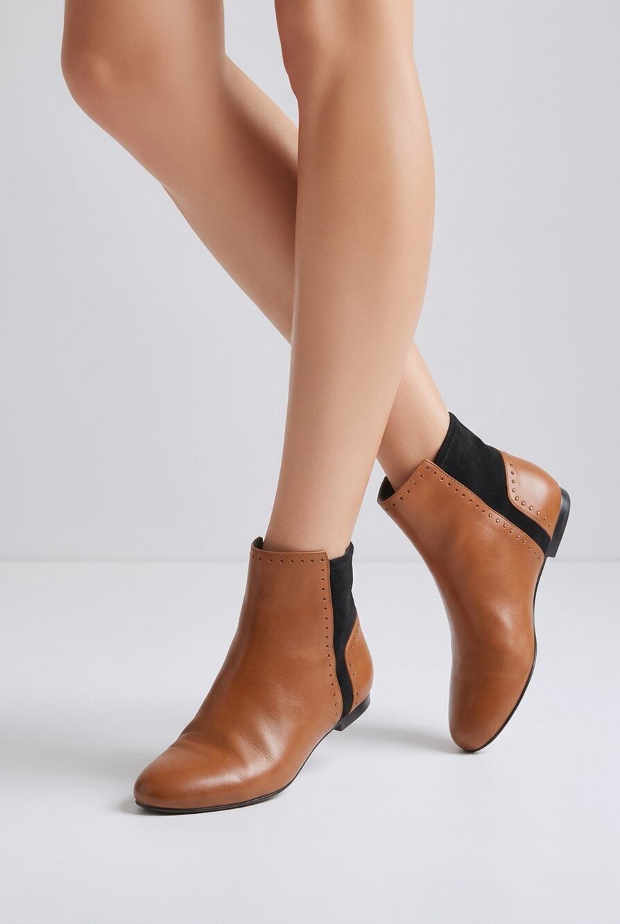 LOGO by Lori Goldstein "Gabbi" Pull-On Cognac Leather Ankle Boots Size 8.5M